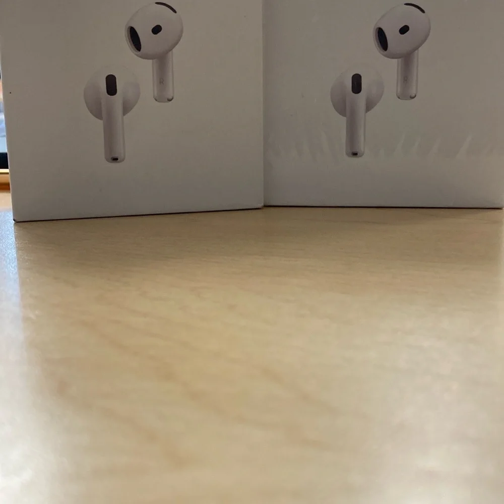 AirPods White Wireless Earbuds Set